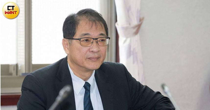 法務部長鄭銘謙在立法院回應選舉查賄爭議，強調30元僅為文宣品查賄參考標準，是否涉及賄選仍須依法個案判斷。（圖／黃威彬攝）