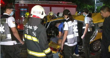 退警運將停紅燈無辜遭撞死 8旬母悲痛白髮人送黑髮人