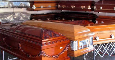 誘騙路邊弱智男!烈酒灌醉後「封死棺木」 送入火化爐活活燒死