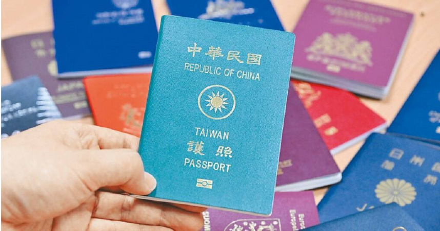 中華民國護照因享有100多個國家免簽待遇，好用度全球排名第33名，一直是國際人蛇集團偽變造的目標。（圖／中國時報陳麒全攝）