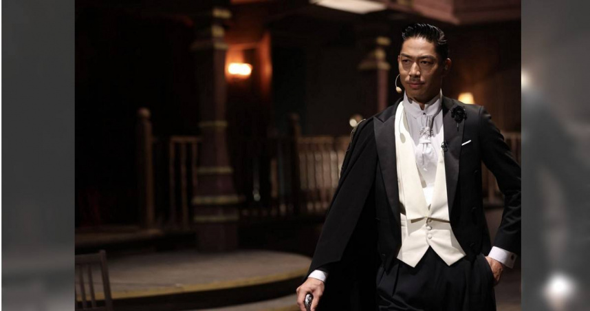 AKIRA日前榮獲「微博日本年度最佳表演者獎」，在台上以流利中文喊話「我會繼續挑戰下去，謝謝大家的支持」。（圖／LDH愛夢悅提供）