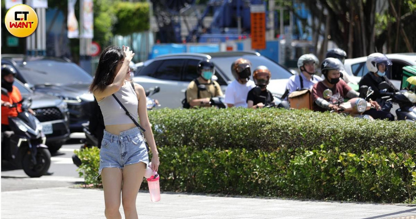 高溫假有望在今年上路。（圖／周志龍攝）