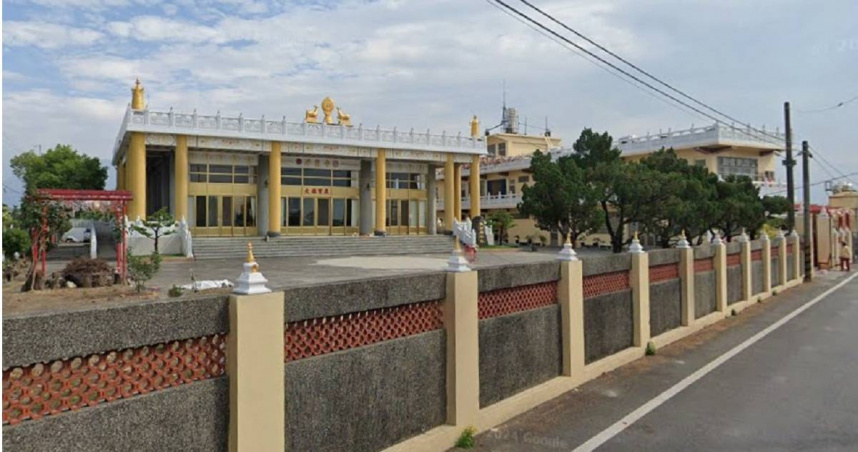 彰化縣出生的38歲黃英傑被藏傳佛教法王認證為第三世巴麥欽哲仁波切，其被爆涉嫌對女學生與女信徒性騷擾，對此欽哲光明壇城12日也發表聲明。(圖／翻攝自Google Maps)