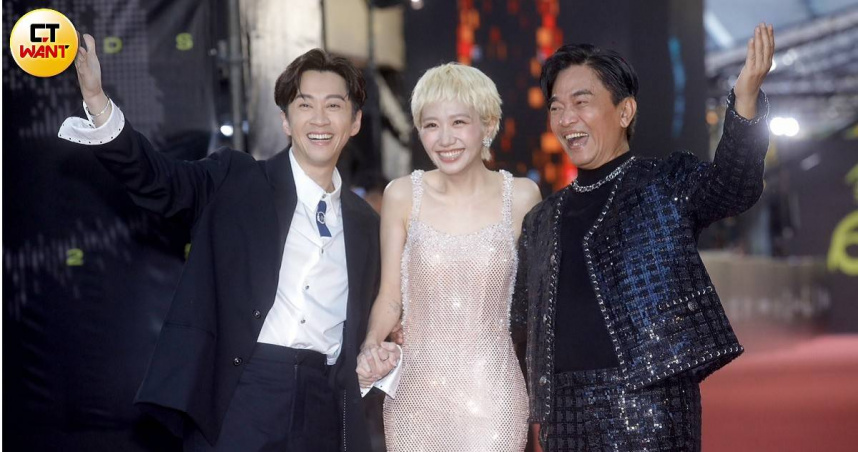 典禮主持人黃路梓茵（Lulu）以一襲粉金色禮服搭配4千萬珠寶，和一同入圍「綜藝節目主持人獎」的陳漢典、吳宗憲走上紅毯。（圖／本刊攝影組）