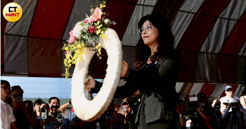 國民黨主席鄭麗文出席1950年代白色恐怖秋祭追思慰靈大會。（圖／方萬民攝）