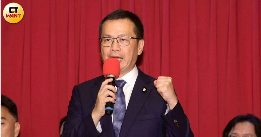 羅智強表示，「社宅興建跳票，賴清德一騙再騙」。（圖／劉耿豪攝）