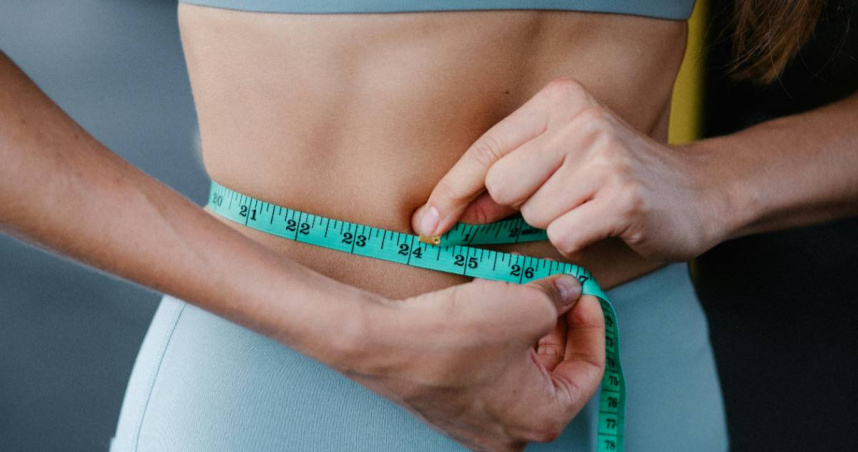 研究顯示，三餐前30分鐘飲用500毫升的水，有助於減重。（示意圖／Pexels）