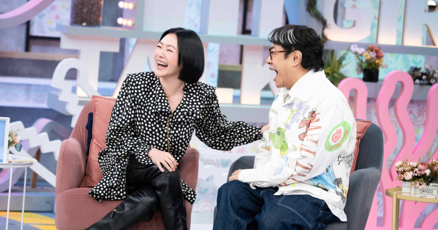 蔡康永（右）今見證小S（左）重返主持工作。（圖／東森提供）