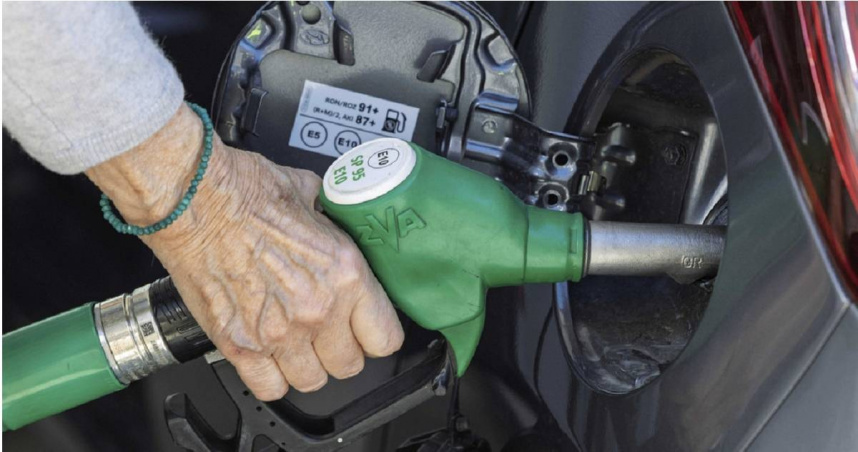 布蘭特原油（Brent crude）現貨船貨價格於美東時間8日報每桶124.68美元。（示意圖／達志／美聯社）