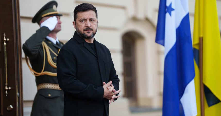烏克蘭總統澤倫斯基（Volodymyr Zelensky）證實發動無人機攻勢，轟炸俄羅斯重要能源設施。（圖／達志／美聯社）