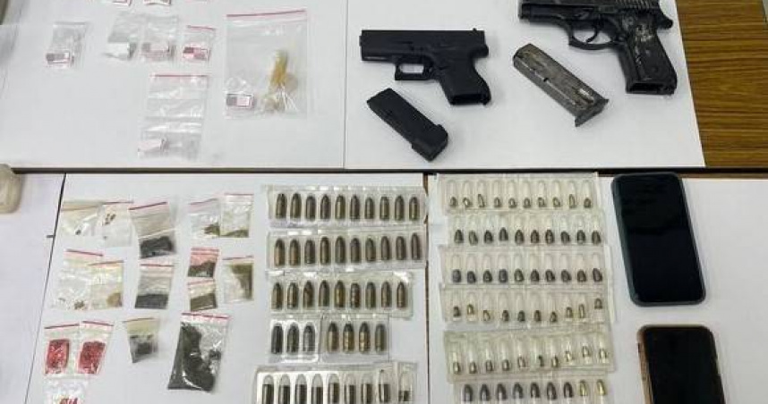 後燈沒開竟扯槍毒！台南男毒駕逃逸遭壓制　警搜車廂驚見雙槍毒品