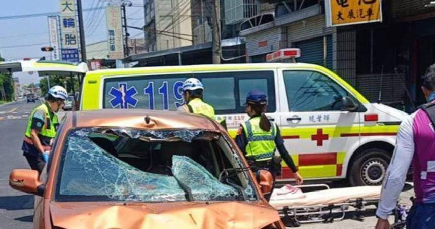 康橋國際學校進行「單車環島成年禮」，被一輛轎車逆向撞擊。（圖／報系資料照）