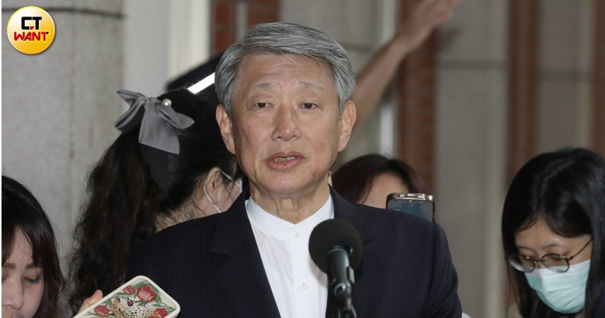 郭智輝受訪說明台積電赴美投資審查、對等關稅談判進度等議題。（圖／劉耿豪攝）