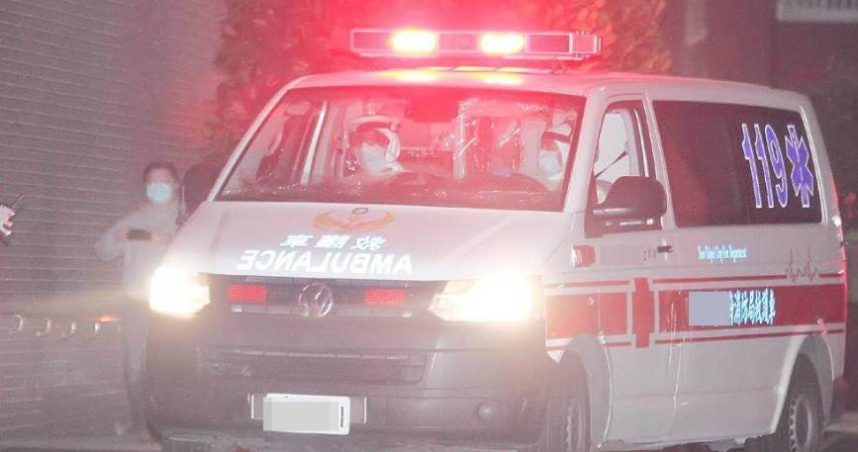 陳男與女友行經心園橋時，他疑低血糖重心不穩，幸虧女友及時拉住他才差點墜橋。（示意圖／報系資料照）