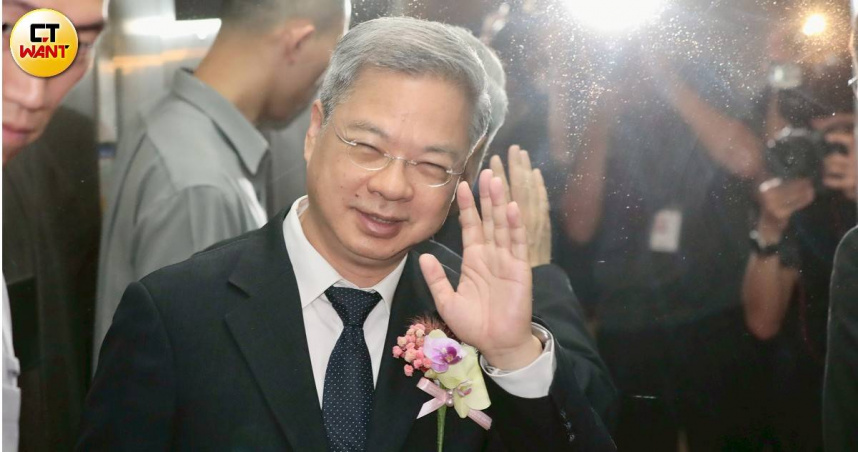 新任經濟部長龔明鑫受訪談新挑戰。（圖／黃耀徵攝）