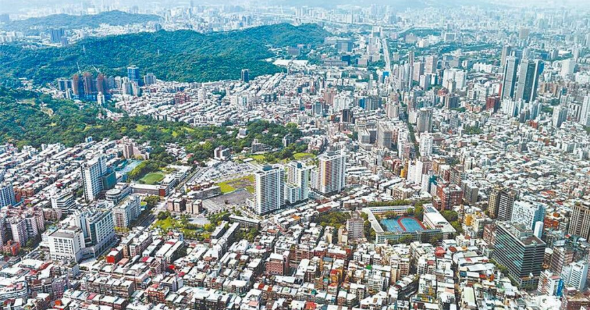台北市人口持續外流，今年上半年淨遷出3.3萬人為全台之冠，市府2023年成立人口對策委員會，盼解決少子女化、高齡化與居住問題。（圖／本報資料照片）