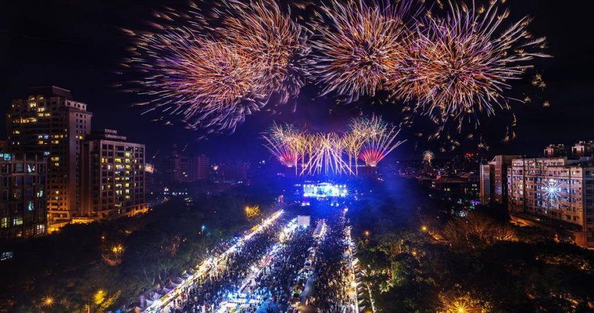 圖為新竹2023年的跨年煙火。（示意圖／報系資料照）