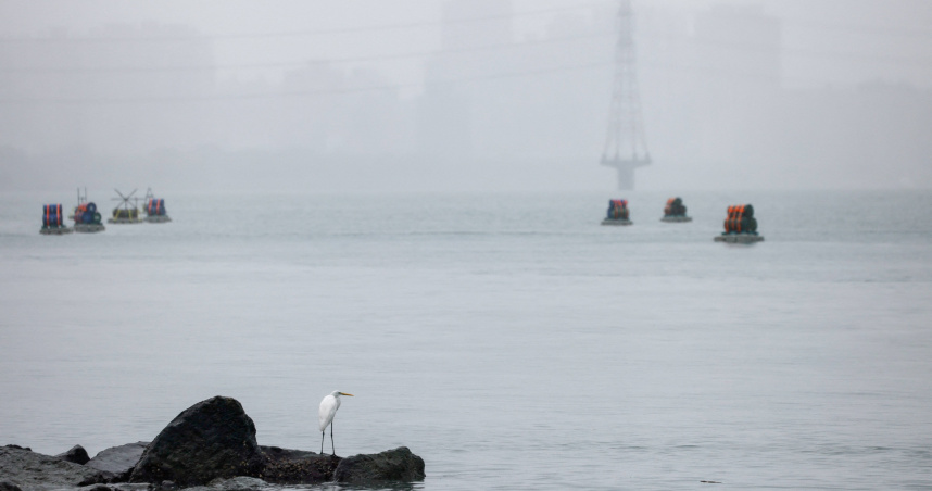 2025年12月31日台灣軍方因應中國「正義使命2025」軍事演習，進行的一系列緊急戰備演習。（圖／路透社）