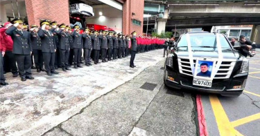 基隆市消防局仁愛分隊小隊長詹能傑為搜尋受困火場住戶殉職，3日下午舉辦告別式。（圖／報系資料照）