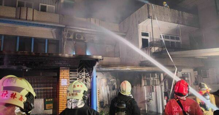宜蘭市延平路一棟出租民宅深夜發生火警，2名房客受困亡。（圖／翻攝畫面）