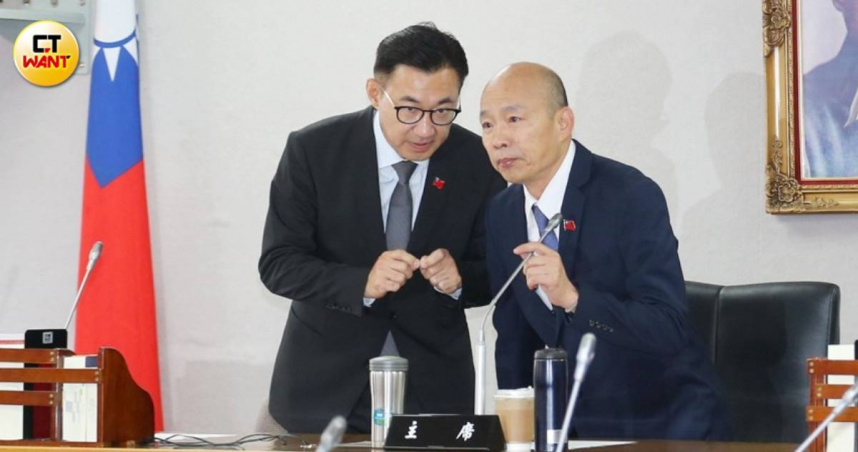 立法院長韓國瑜（右起）與副院長江啟臣聯合發布聲明稱開議後會加速審議國防特別條例有關預算。（圖／CTWANT攝影組）