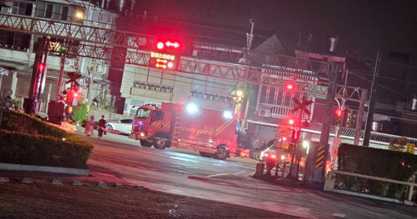 台鐵深夜驚魂！21歲男闖平交道　當場遭自強號撞死