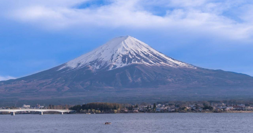 一名人妻透露下週將前往河口湖旅遊，看到當地命案接連曝光後嚇壞，網友紛紛勸她更改行程。（圖／翻攝自日本觀光局官網）