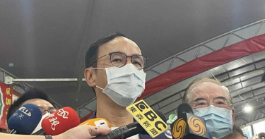 朱立倫提醒蔡政府民主社會不需執政巨獸