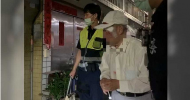 老翁晨運摔倒頭破血流 警巡邏幫包紮護送返家