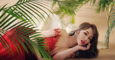 火辣婚紗照全是負評 「最美空姐」回應了