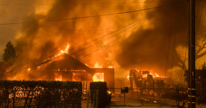 洛杉磯逾1.2萬棟建築物被燒毀，如今竟有房東大發災難財。（圖／達志／美聯社）