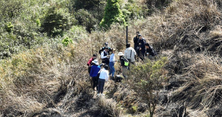 陽明山國家公園小油坑14日上午發生火災，文化大學地理學系副教授陳致元帶領學生組成無人機團隊，在火勢尚未完全受控時便抵達現場，協助火場監控與後續災後調查。（圖／文大提供）
