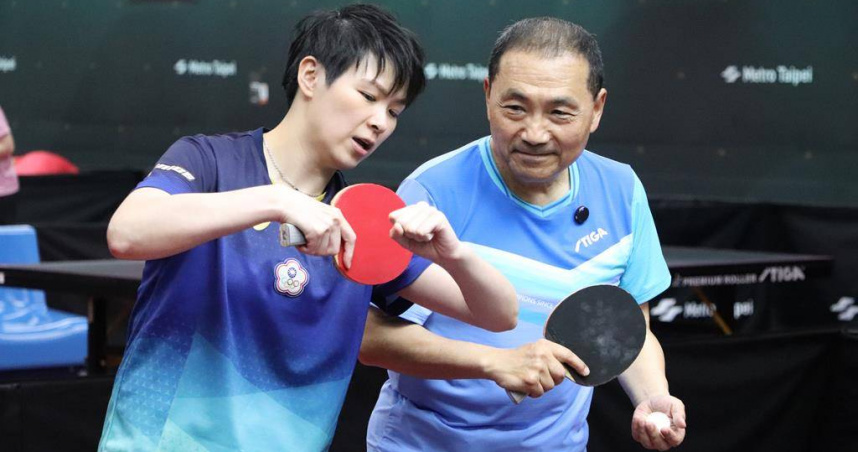 侯友宜將在22日下午1點在新莊體育館參加桌球比賽，陳思羽擔任場邊指導教練。（圖／翻攝畫面）