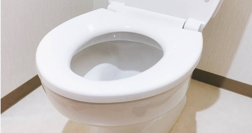 原PO表示，她上廁所都要幫忙擦馬桶蓋的尿漬。（示意圖／photoAC）