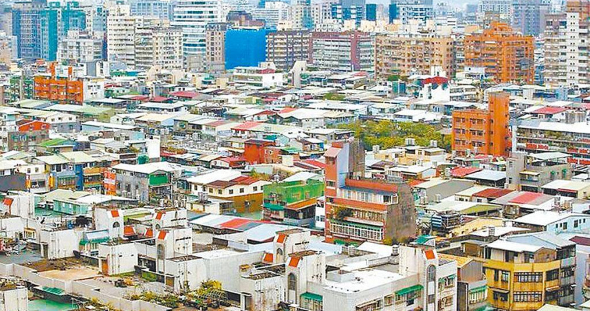 台北市政府市政會議通過「台北市違章建築強制拆除收費標準」修正案，提高最低收費門檻與單價標準，對應收費單價全面調漲35％。（圖／報系資料照）