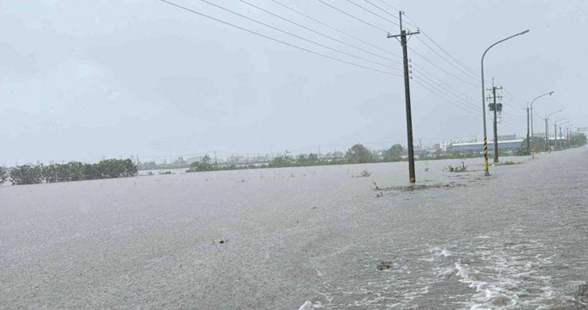 西南氣流強襲！全台264處淹水、162溪流土石流紅色警戒（圖／讀者提供）