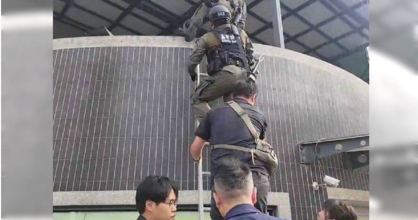 警方追查發現該集團涉及凌虐成員，7月攻堅據點逮7人。（圖／翻攝畫面）