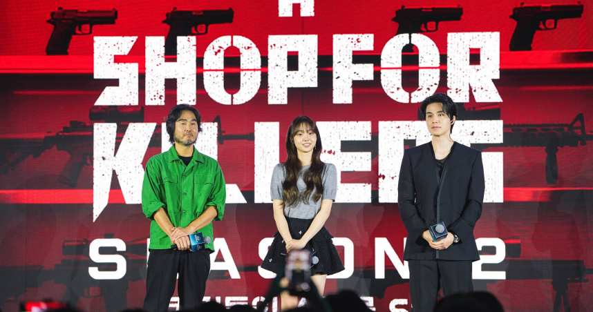 李權導演（左起）、金慧埈、李棟旭現身2025年Disney+原創內容發布會。（圖／Disney+提供）