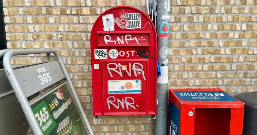 郵政公司Postnord將於2026年起停止在丹麥境內投遞信件。（圖／達志／美聯社）