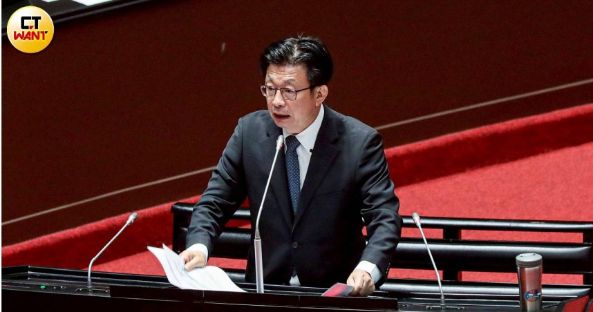 針對藍白提出「台灣未來帳戶」構想，民進黨立委郭國文表示，相關新興政策若未搭配總預算審議，最終一切都是空談。（圖／黃耀徵攝）