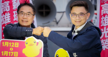 台南市長黃偉哲10日至高雄陪同立委賴瑞隆車掃。（圖/賴瑞隆辦公室提供）