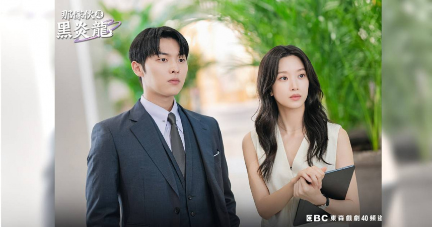 文佳煐（右）和崔顯旭（左）相差6歲，第一次合作就展現好默契。（圖／東森提供）