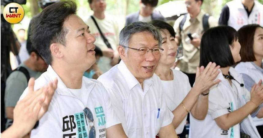 民眾黨創黨主席柯文哲近期多次現身竹北，為竹北市長參選人邱臣遠助陣。（圖／方萬民攝）