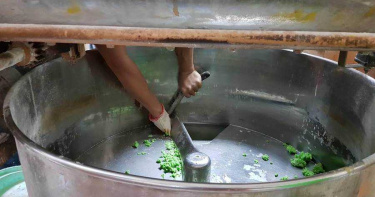 2歲女童手掌捲入製麵機 傷口深可見骨急送醫