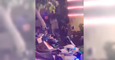 苗栗KTV酒客互看不爽 10小屁孩從2樓打到店外