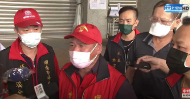 林昶佐遭嗆整天不見人影 環南市場攤商痛批:滾回去唱歌啦!