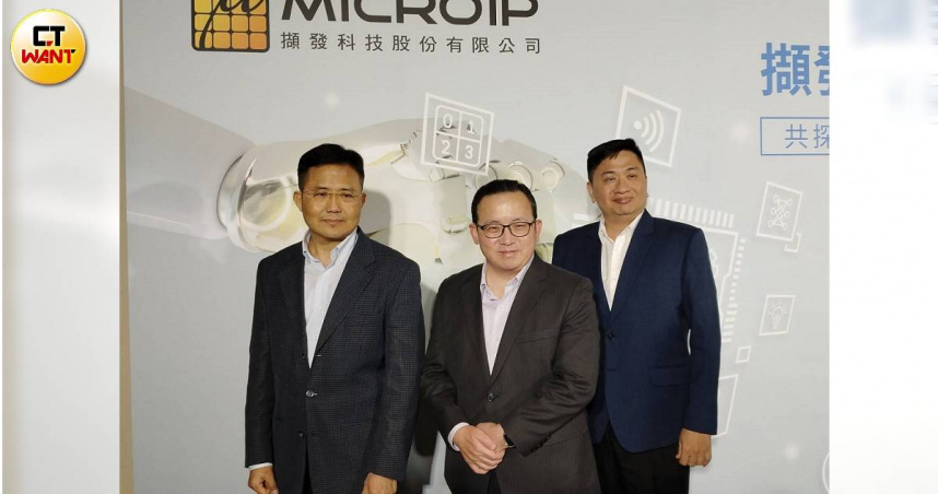 擷發科董事長楊健盟（中）與副總經理王俊凱（左）、技術長吳展良（右）。（圖／陳曼儂攝）