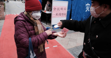 重症用到葉克膜 陸醫師曝新冠肺炎治療費要486萬元