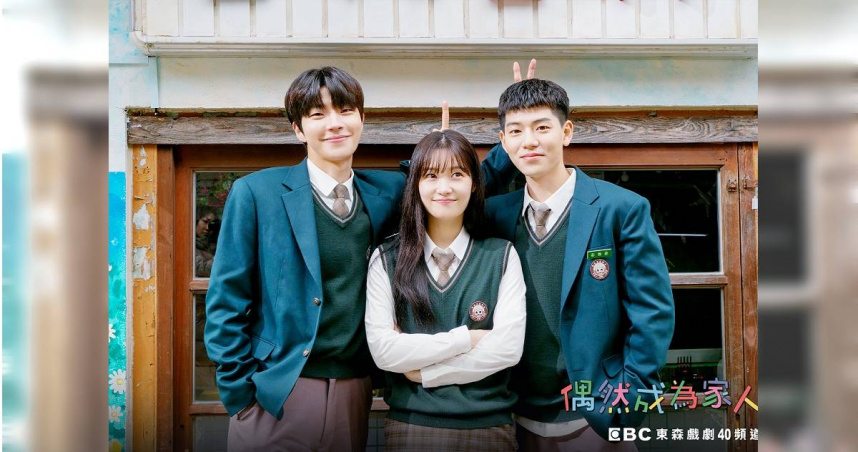 黃寅燁（左起）、鄭彩娟和裴賢聖都是I人，一開始相處很尷尬。（圖／東森提供）