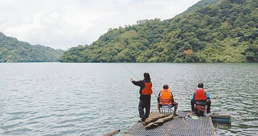 桃園市復興區泰雅族原住民爭取60年，終於獲准在石門水庫合法漁獵。（圖／復興區公所提供／中國時報廖姮玥桃園傳真）